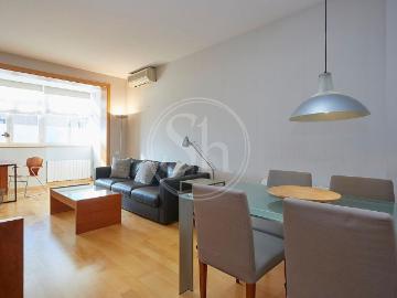 Piso en alquiler en ronda De la Universitat, Barcelona, de 58 m² 1 habitación por 1.600