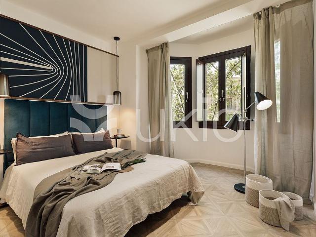 Piso en alquiler en ronda De Sant Antoni, Barcelona, de 57 m² 1 habitación por 2.445