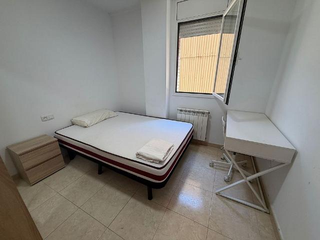 Piso en alquiler en ronda Gran Passeig de, Lleida, de 60 m² 2 habitaciones por 645