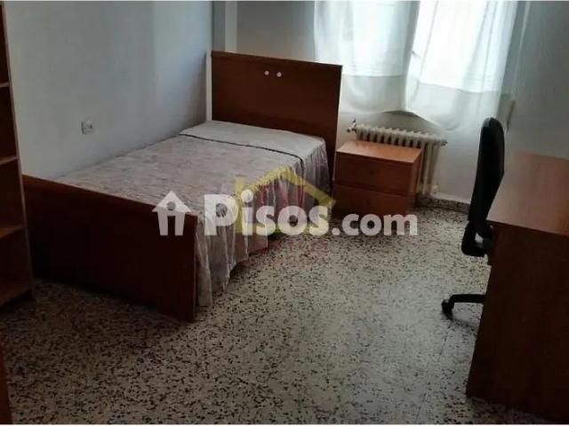 Piso en alquiler en Salesas