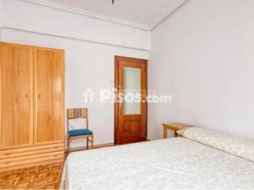 Piso en alquiler en Salesas Glorieta Chinchibarra Capuchinos