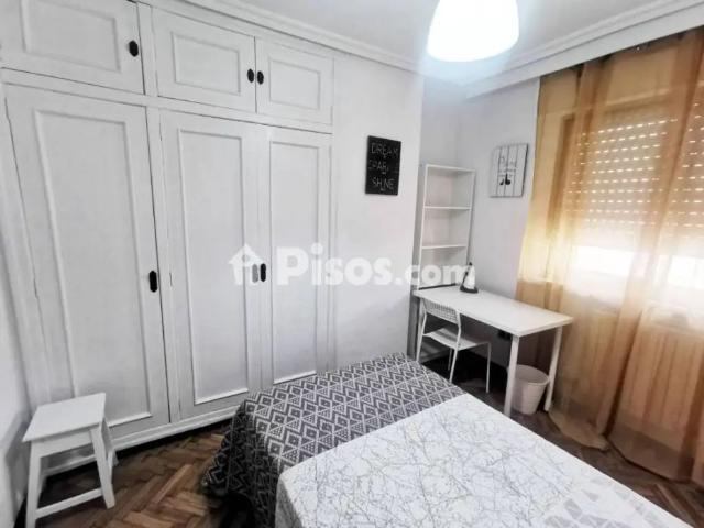 Piso en alquiler en Salesas Glorieta Chinchibarra Capuchinos