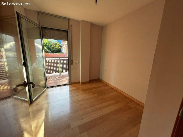 Piso en alquiler en Sant Boi de Llobregat – Amplio, luminoso y con terraza balcón