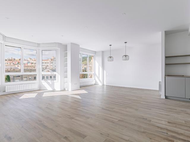 Piso en alquiler en sant gervasi la bonanova con 3 habitaciones completamente reformado barcelona
