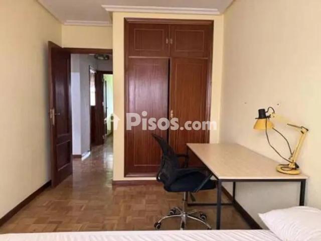 Piso en alquiler en Santo Tomás Universidad