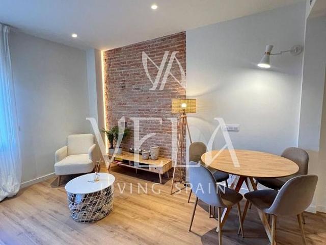 Piso en alquiler en travesía De Gràcia, Barcelona, de 75 m² 3 habitaciones por 2.300