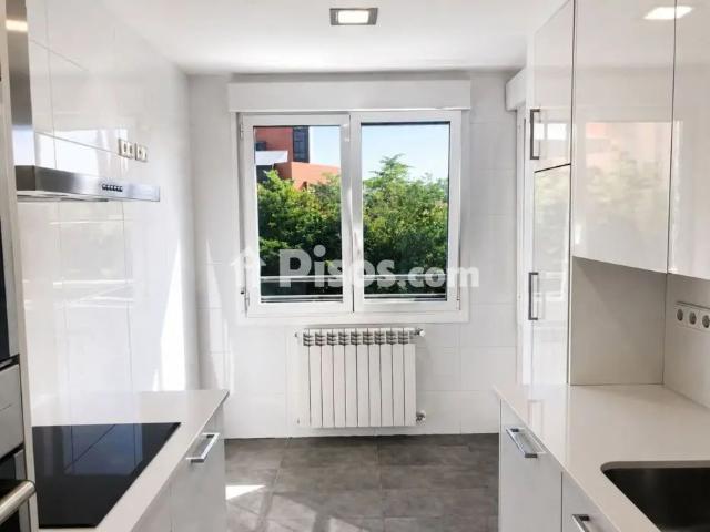 Piso en alquiler en Urumea Pasealekua, 10