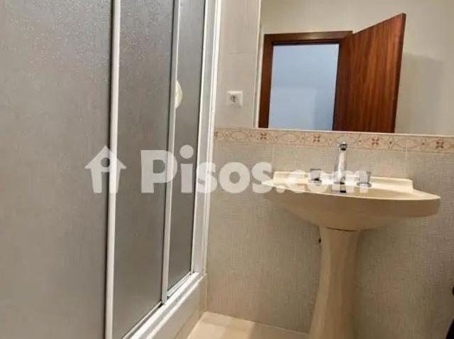 Piso en alquiler en Valdeolleros