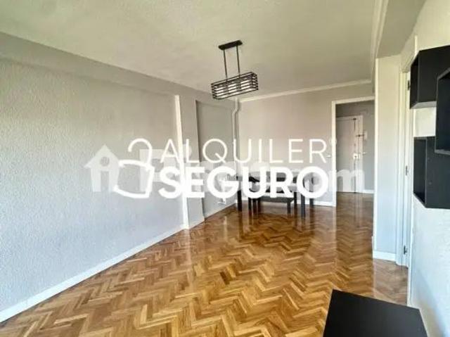 Piso en alquiler en Valderas los Castillos