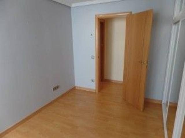 Piso en alquiler en Vallehermoso