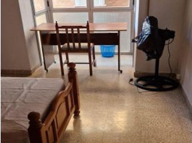 PISO EN ALQUILER PARA ESTUDIANTE JUNTO A LA PLAZA DE TOROS