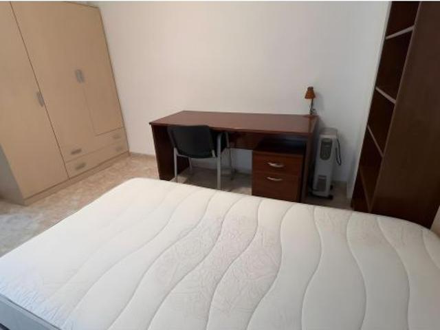 ? Piso en alquiler para estudiantes — Camino de Ronda, Granada | 4 dormitorios, 2 baños | 105 m2