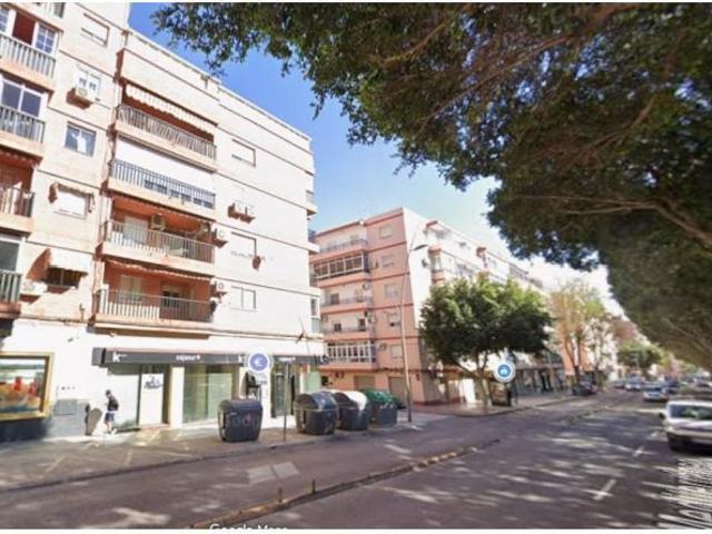 ? ¡Piso en alquiler para estudiantes en Avenida Mediterráneo Almería! ?