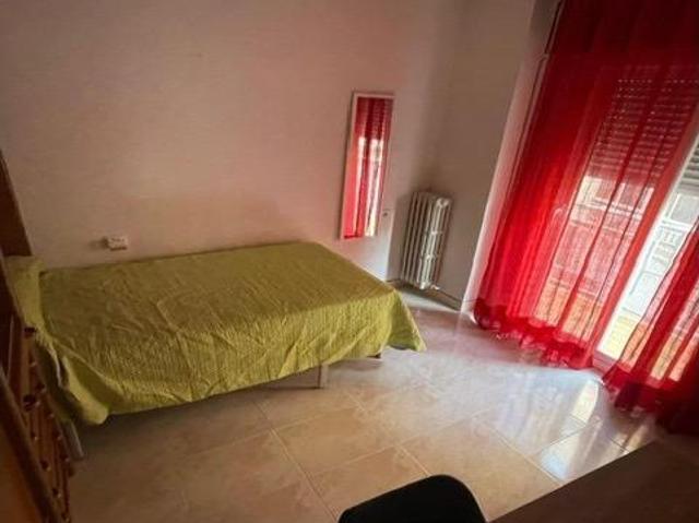 ¡Piso en alquiler para estudiantes en pleno centro de Granada!