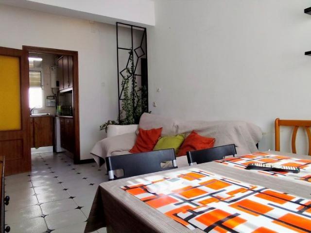 ¡Piso en alquiler para estudiantes en zona Reina Mercedes!