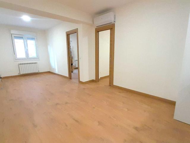 PISO EN ALQUILER REFORMADO DE DOS HABITACIONES EN LAS DELICIAS