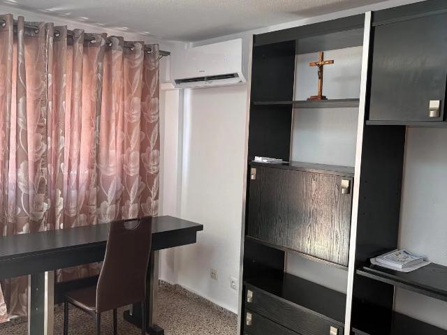 Piso en Alquiler, 3 habitaciones, 2 baños