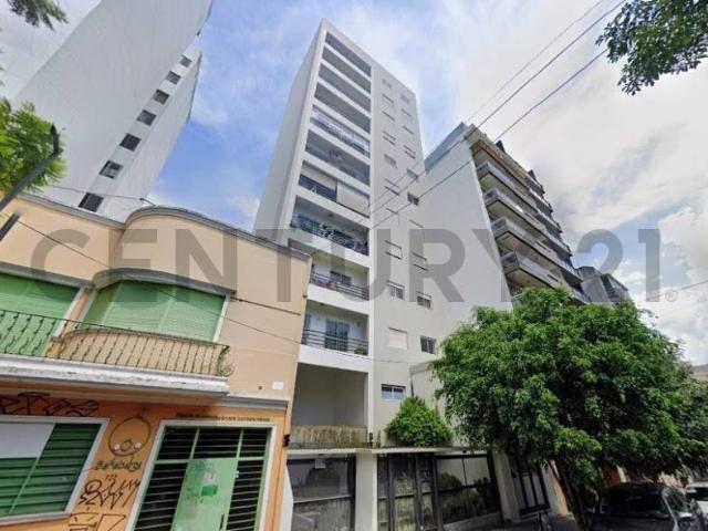 Piso en Alquiler 45 e/ 9 y 10 3 dormitorios 2 cocheras calefacción central