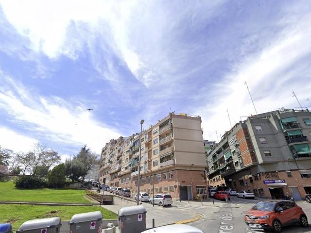 PISO EN BADALONA