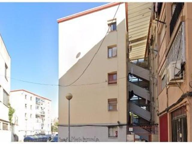 PISO EN BADALONA