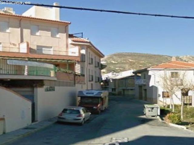 PISO EN BAZA