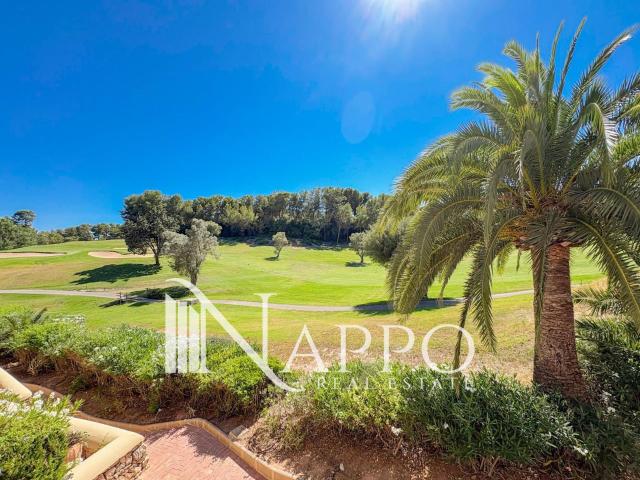 PISO EN BENDINAT CON VISTAS AL GOLF