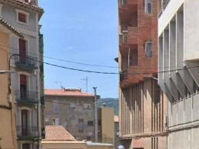 PISO EN BERGA