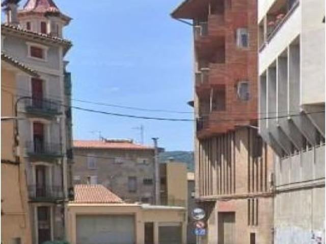 PISO EN BERGA