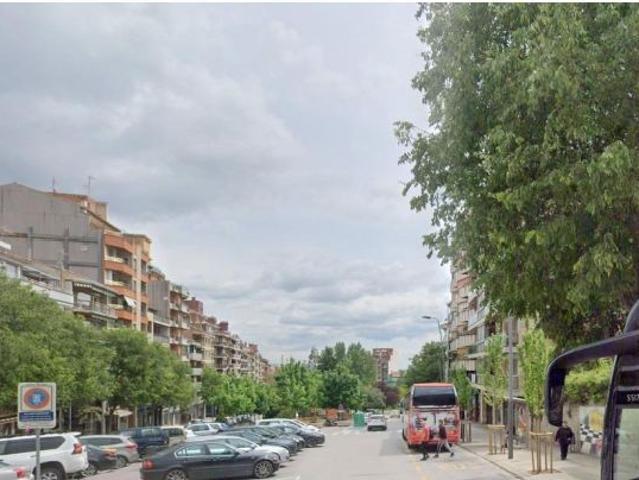 PISO EN BERGA