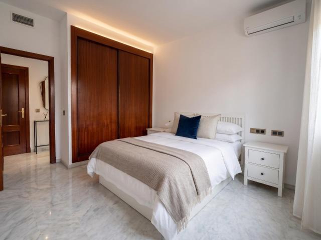 PISO EN BORMUJOS DE 1 DORMITORIO CON GARAJE