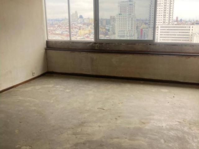 Piso en calle Princesa con vistas espectaculares