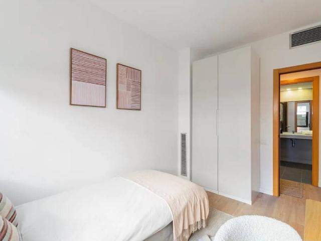 Piso en Carrer de Roc Codó de 3 habitaciones con terraza y piscina