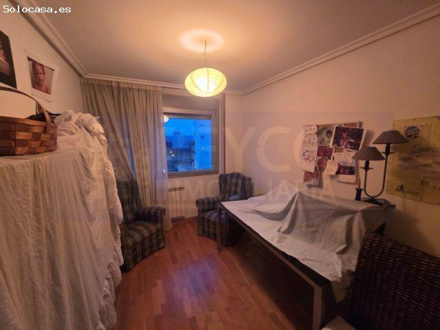 PISO EN EXCLUSIVA EN LOS LIRIOS CON TERRAZA Y PISCINA