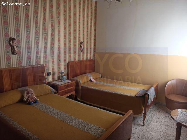 PISO EN EXCLUSIVA EN LOS LIRIOS CON TERRAZA Y PISCINA
