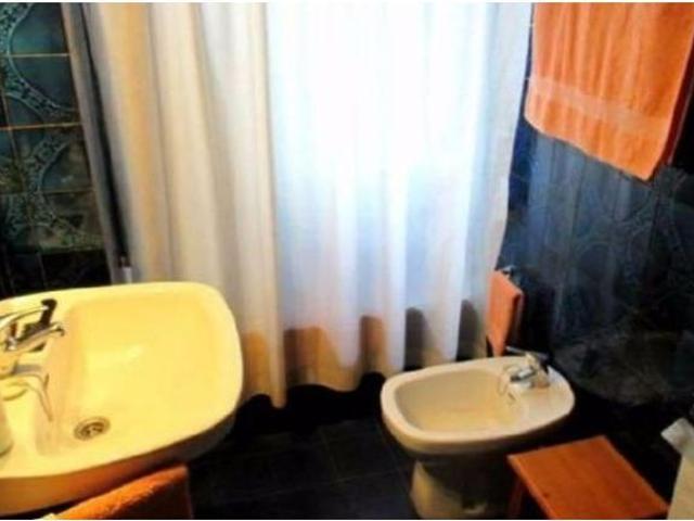 PISO EN EL CENTRO CON 2 DORMITORIOS, BAÑO, TRASTERO