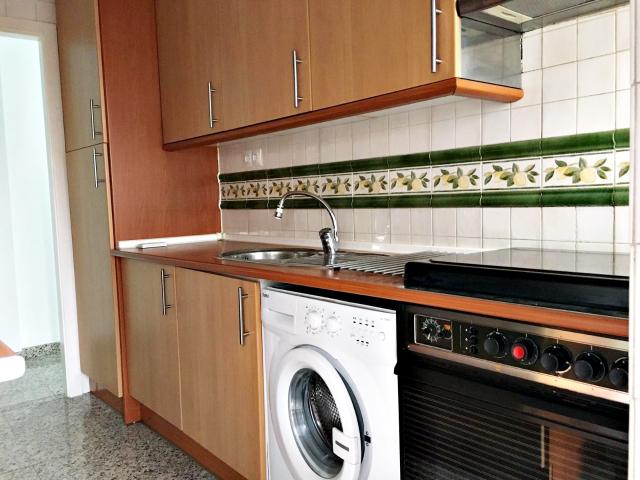 PISO EN EL PASEO DE CANOVAS, TOTALMENTE REFORMADO, SIN MUEBLES