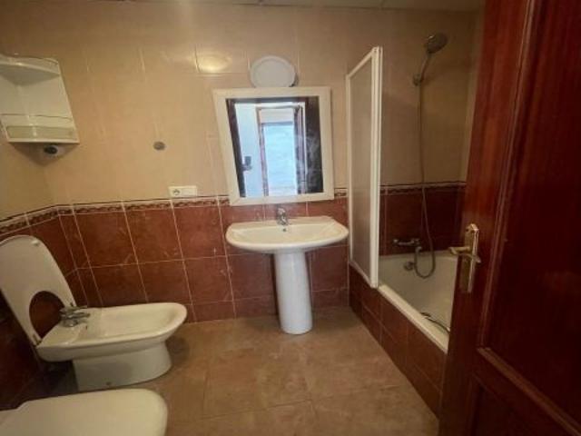 PISO EN EL PARADOR
