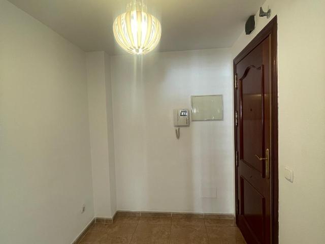 PISO EN EL PARADOR