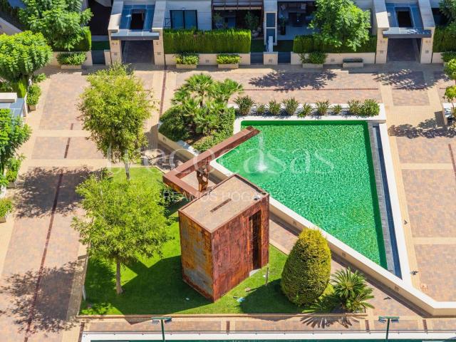 Piso en Estrella de les Corts con piscina y gimnasio