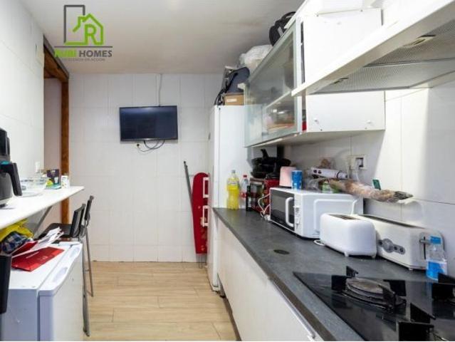 Piso en Gran Capitán Inversores cinco dormitorios gran rentabilidad