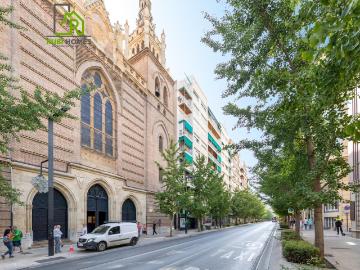 Piso en Gran Vía – Amplia y con gran potencial