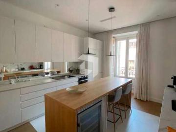 Piso en Jerónimos con 10 balcones y 4 suites exclusivas