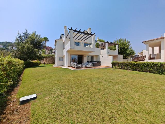 Piso en La Mairena Marbella