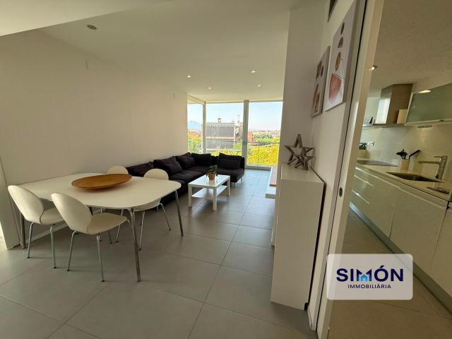 Piso en la Parada Nova, 3 habitaciones, 2 baños, parking y terraza con vistas a Montserrat y perfecto estado! Con o sin muebles