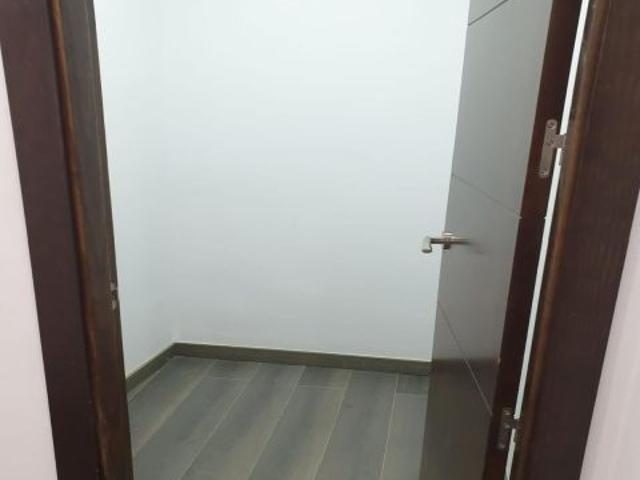 Piso en la zona de Realejo perfectamente equipado con terraza amplia de uso privativo