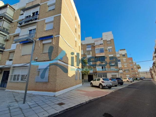 Piso en Puente Genil próximo a Plaza Ricardo Molina