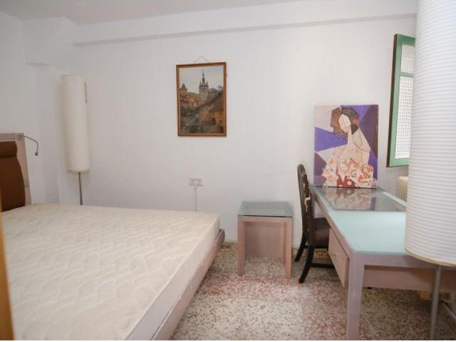 PISO EN PLANTA BAJA CON PATIO EN ALQUILER EN CASAS IBAÑEZ