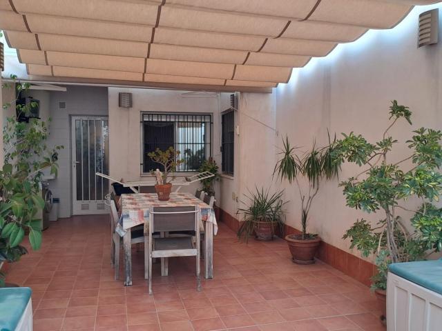 Piso en planta baja de 3 dormitorios con patio en Espinardo Murcia