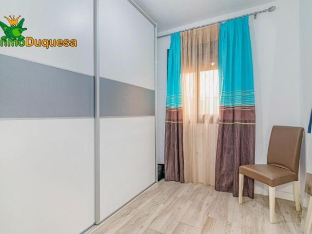 Piso en PLANTA JARDIN patio privado de 72 m2, piscinas, padel, etc.
