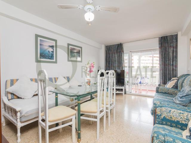 Piso en Playa de San Juan con amplia terraza y urbanización completa
